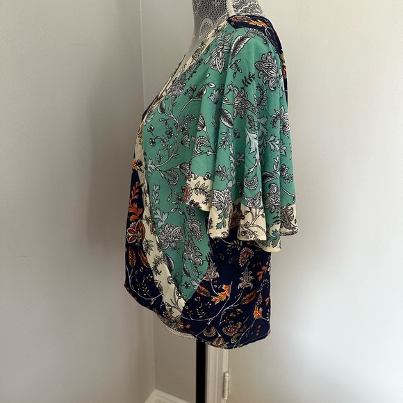 Mint Floral Ruffle Bell Sleeve V Neck Blouse Women’s Small Crossbody Relaxed Fit - Picture 15 of 15